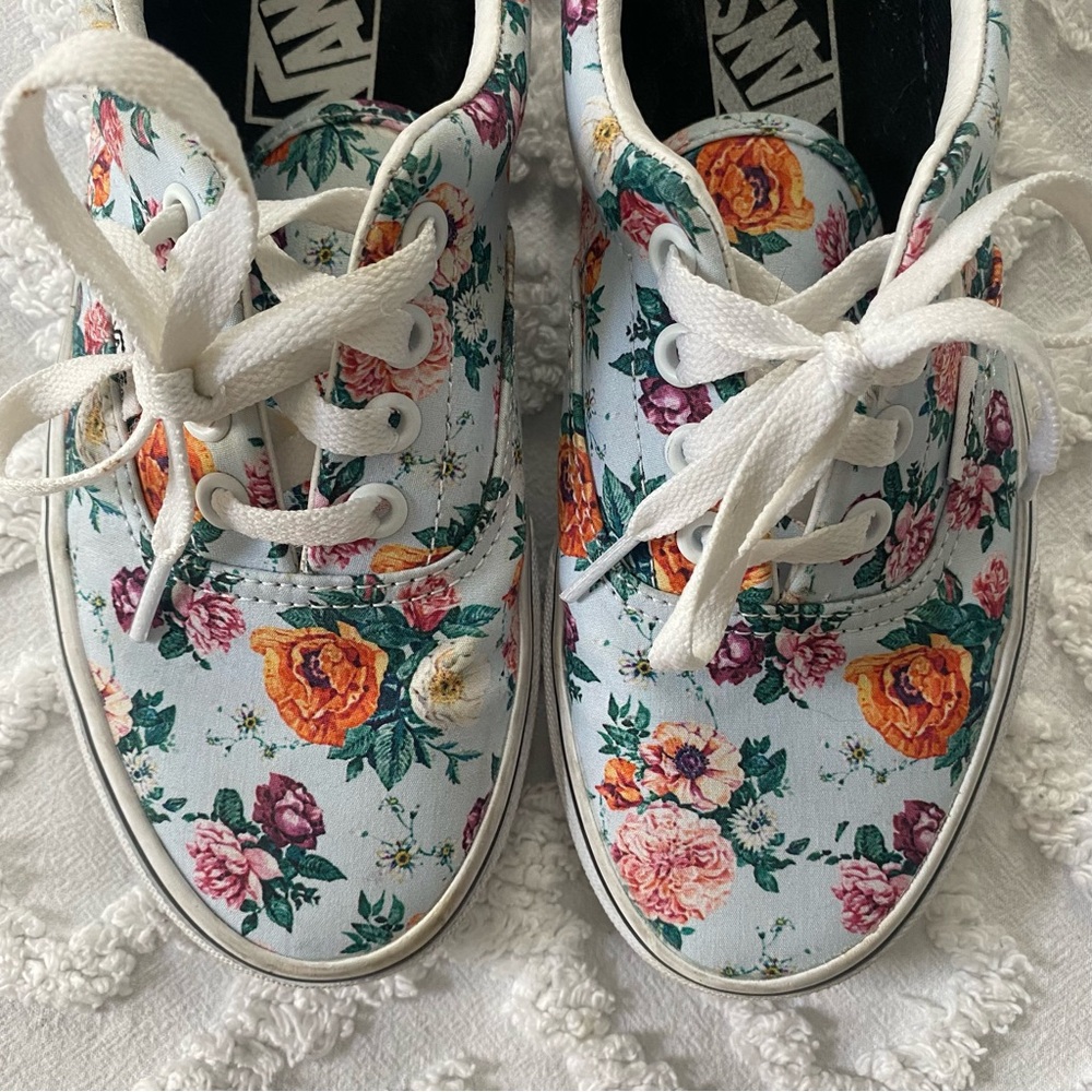 VANS Era Garden Floral Lace Up Sneakers - Picture 10 of 11